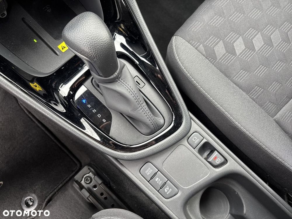 Toyota Yaris Hybrid 1.5 Style - 18