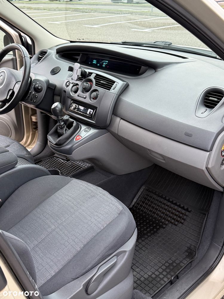 Renault Scenic - 21