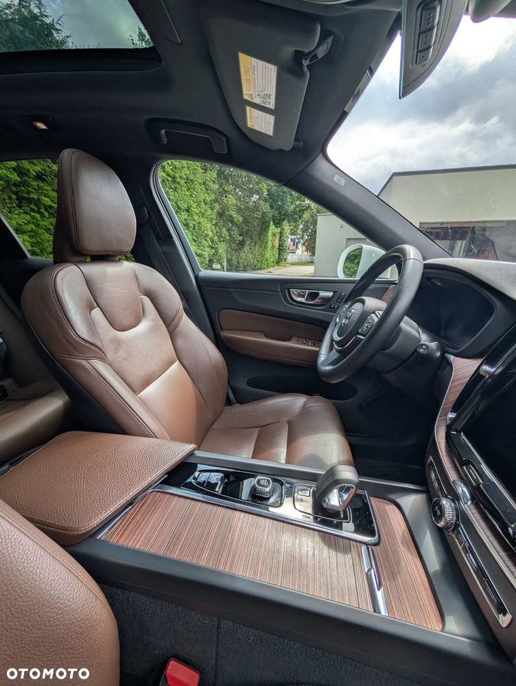 Volvo XC 60 B6 B AWD Momentum Pro - 21