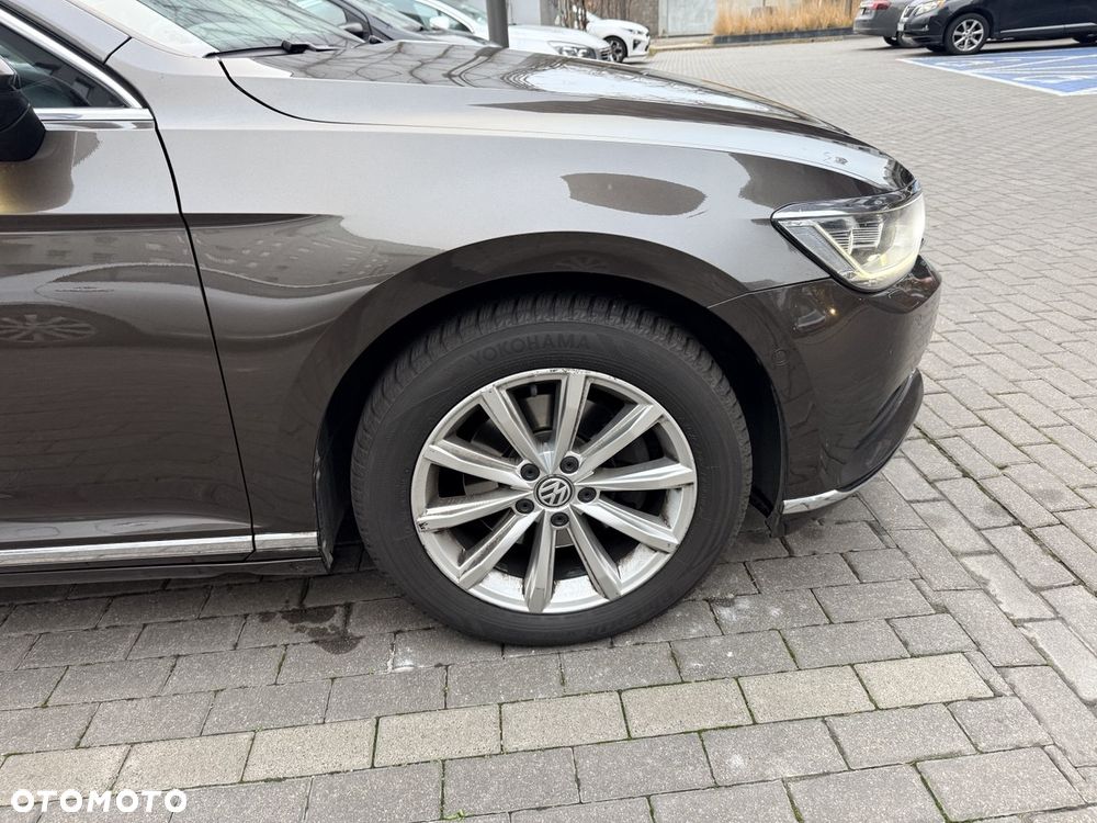 Volkswagen Passat 1.6 TDI SCR DSG Business - 26