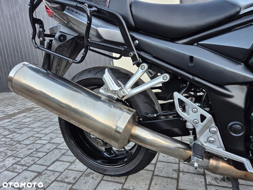 Suzuki GSX - 31