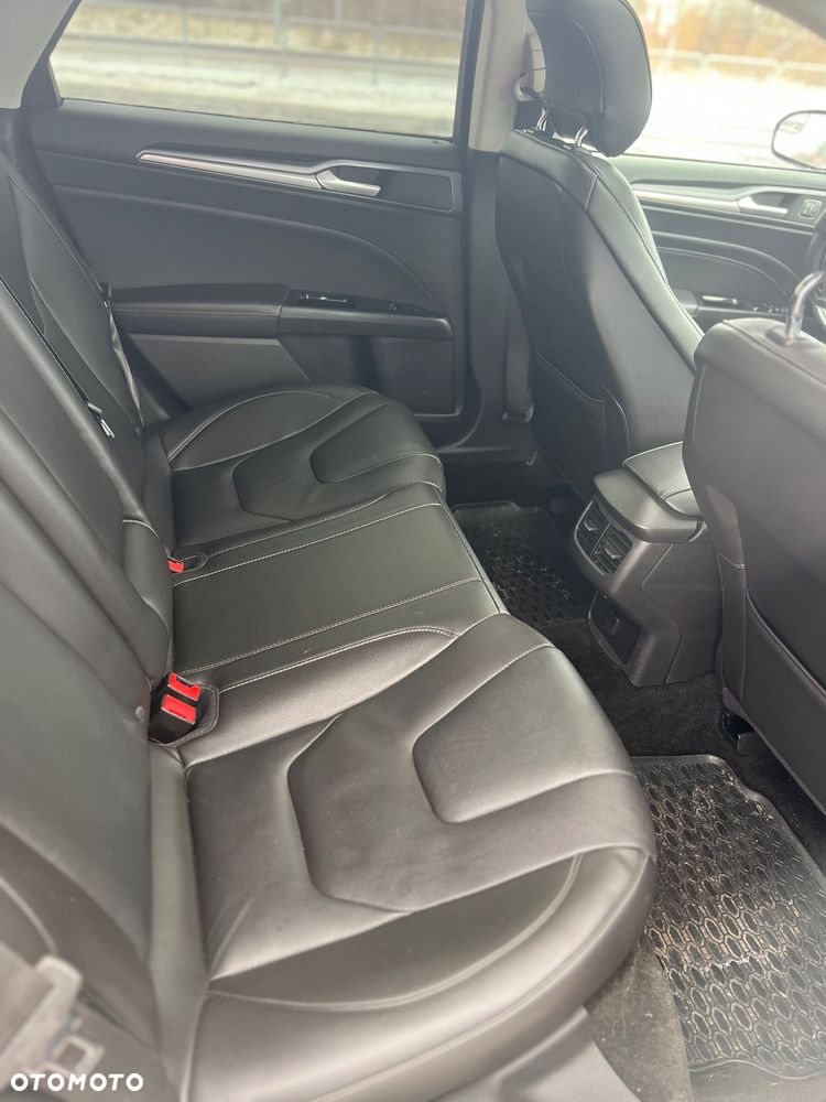 Ford Fusion 2.0 EcoBoost Titanium - 15