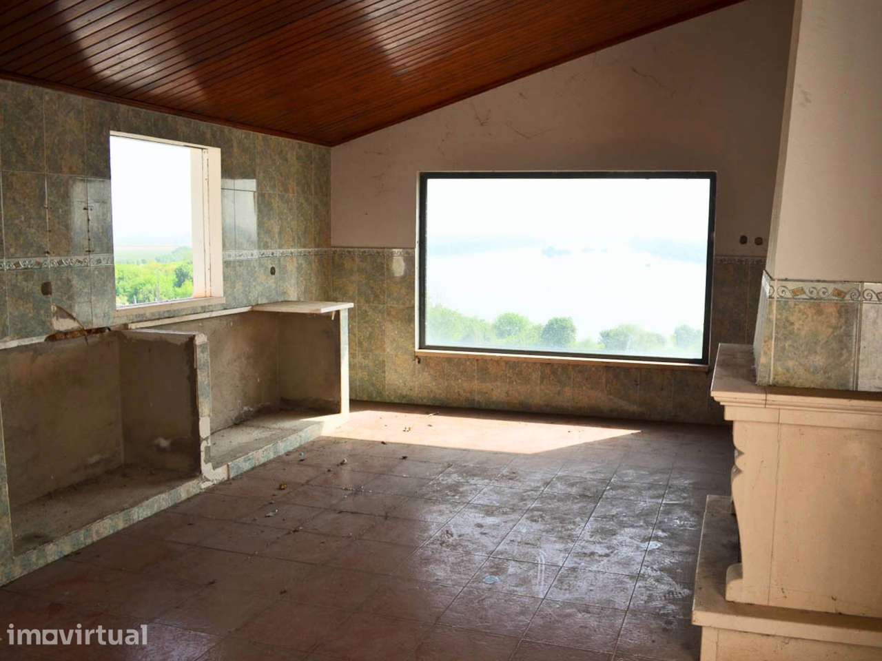 Moradia T2 com vista rio a necessitar de obras - Grande imagem: 2/20