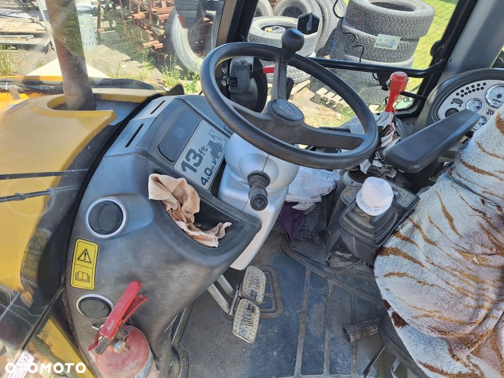 JCB 4Cx 4X4 - 12
