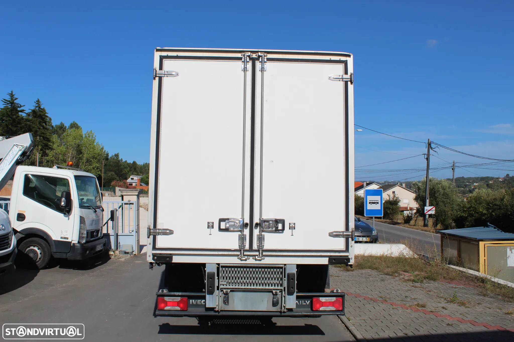 Iveco DAILY 35-130 FRIGORIFICO // CARRIER XARIOS 500 - 5