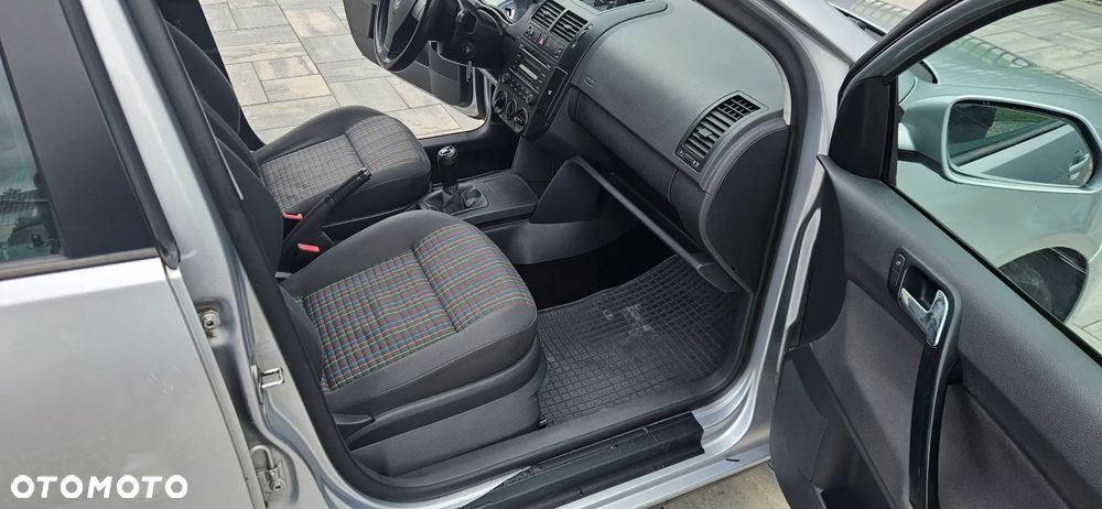 Volkswagen Polo 1.4 16V Sportline - 9