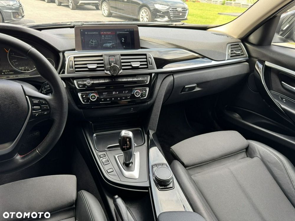 BMW Seria 3 320d Sport Line Shadow - 25