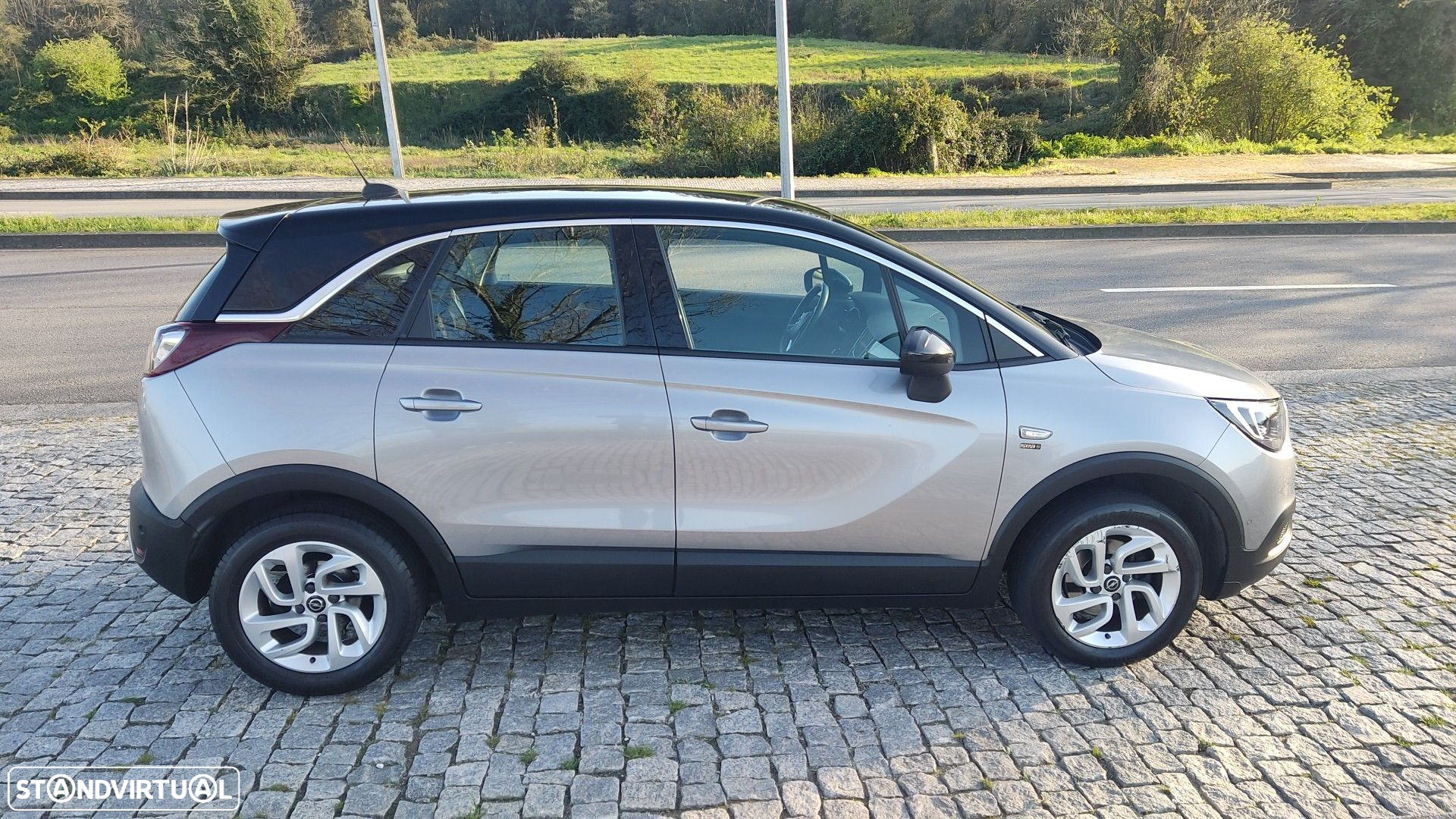 Opel Crossland X 1.2 T Innovation - 19