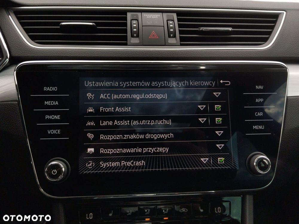 Skoda Superb 2.0 TDI SCR Ambition DSG - 29