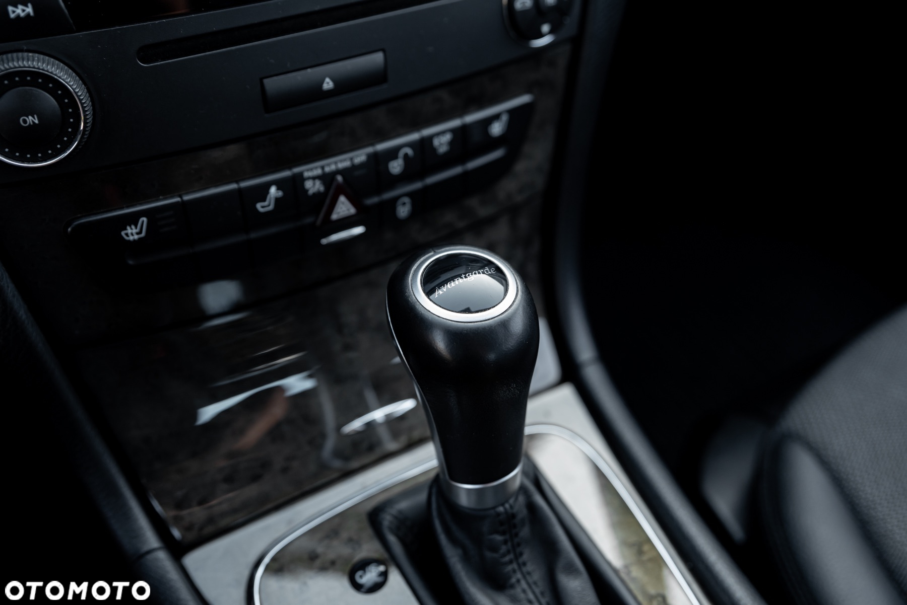 Mercedes-Benz Klasa E 200 BlueEFFICIENCY 7G-TRONIC Avantgarde - 34