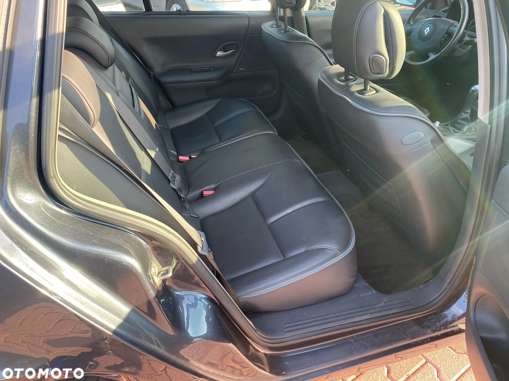 Renault Laguna Grandtour 3.0 V6 Initiale - 21