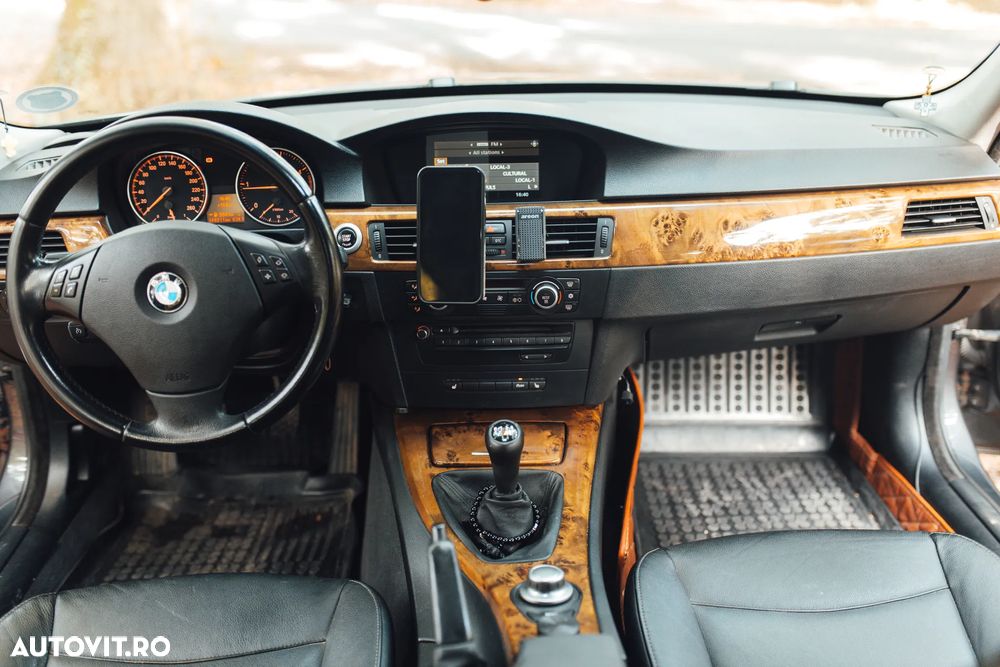 BMW Seria 3 320d - 11