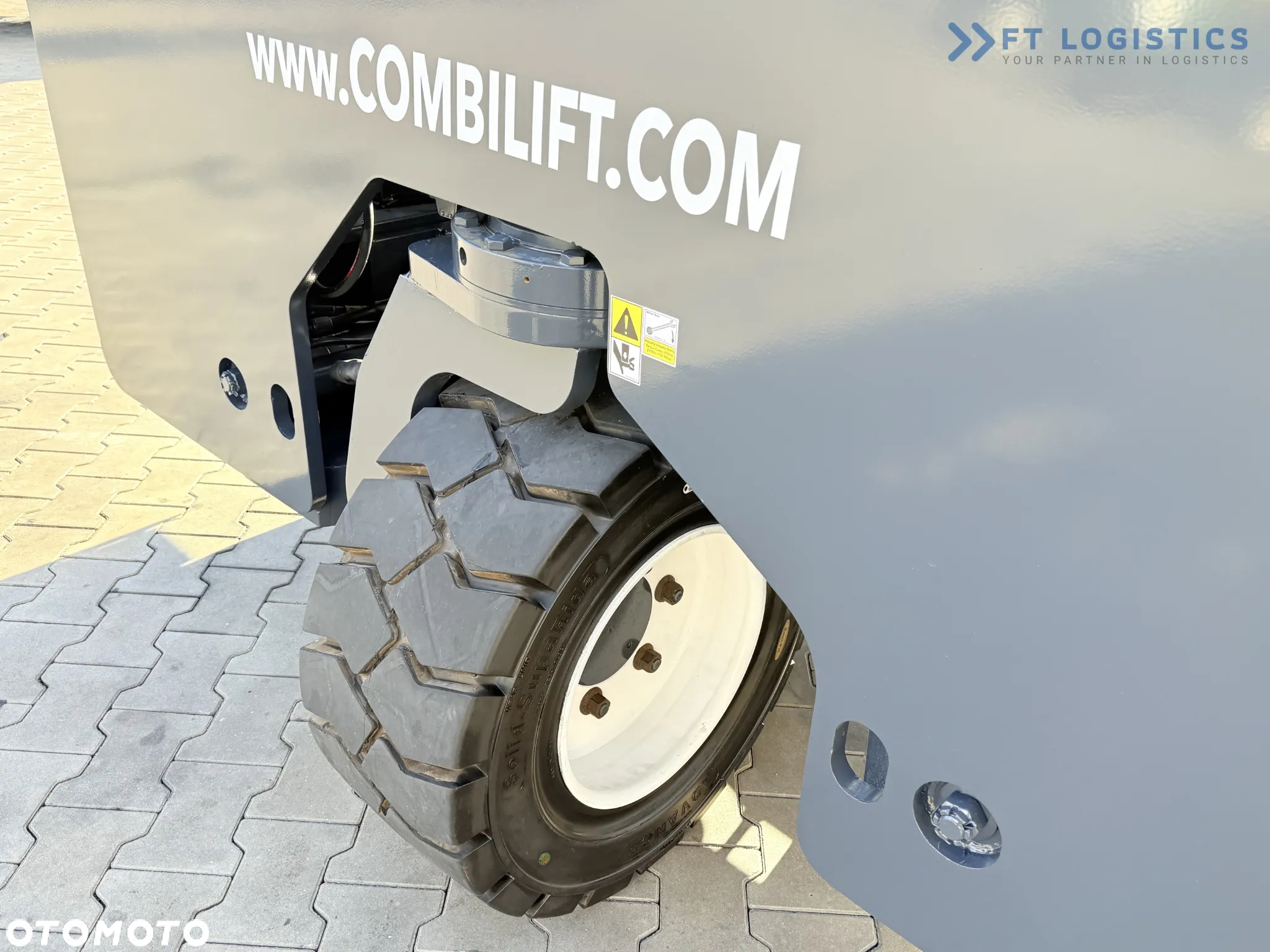 Combilift WÓZEK CZTEROKIERUNKOWY - WIELOKIERUNKOWY C5000XL / GAS / DUPLEX 6000MM /JEDYNE 3479 MOTOGODZIN /  PRZESUW WIDEŁ / PEŁNA KABINA / STAN IDEALNY / Szeroka oferta wózków czterokierunkowych i bocznych, dopasowanych do różnorodnych potrzeb i zastosowań - 8