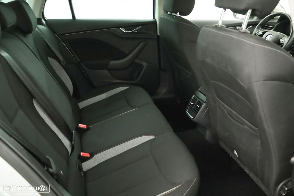 Skoda Kamiq 1.0 TSI DSG - 21