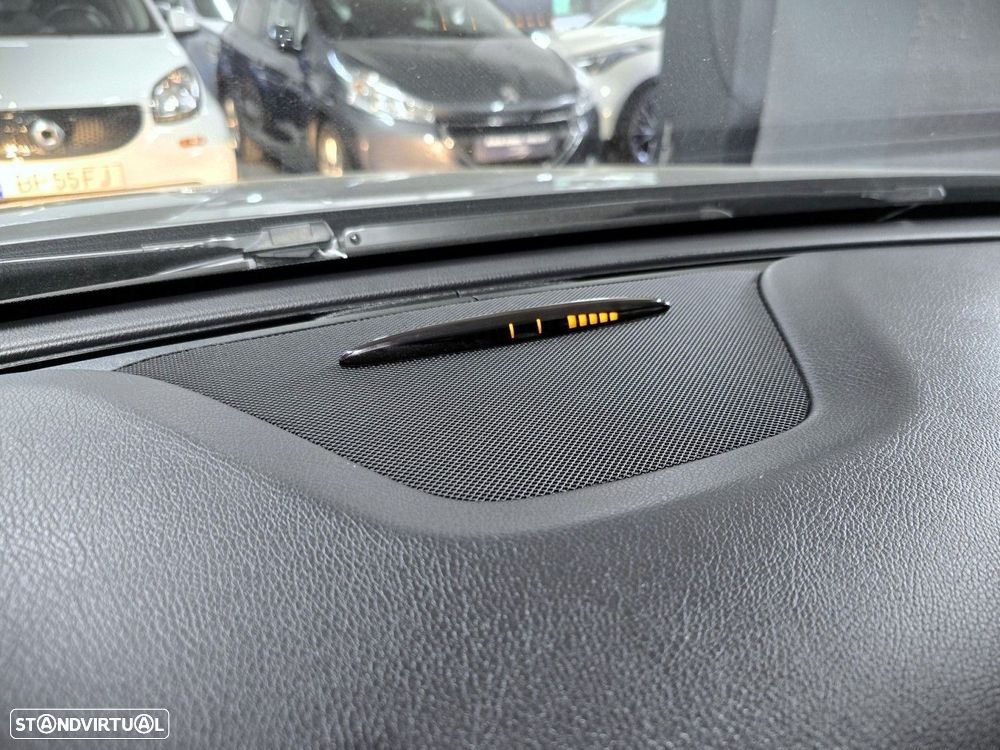 Mercedes-Benz A 180 d Urban — fotografia 34