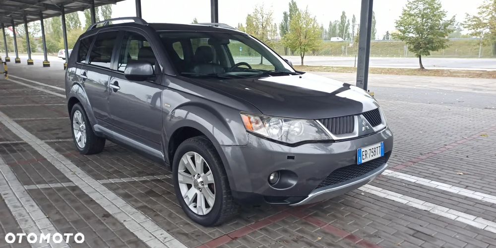 Mitsubishi Outlander 2.2 DID Intense + - 6