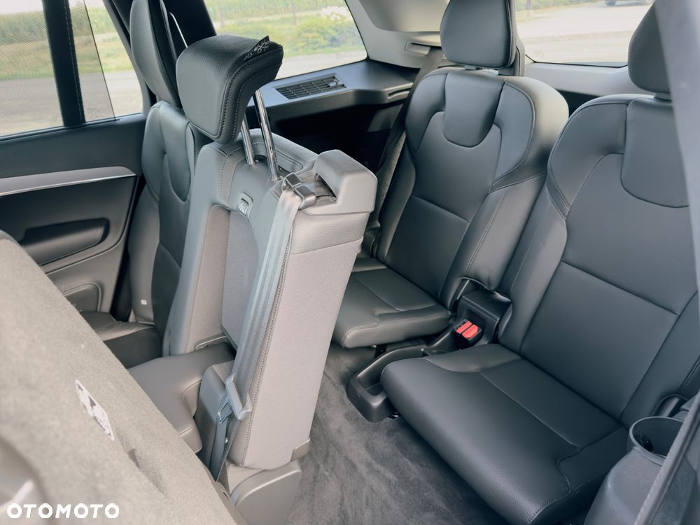 Volvo XC 90 D5 AWD Geartronic Momentum - 23
