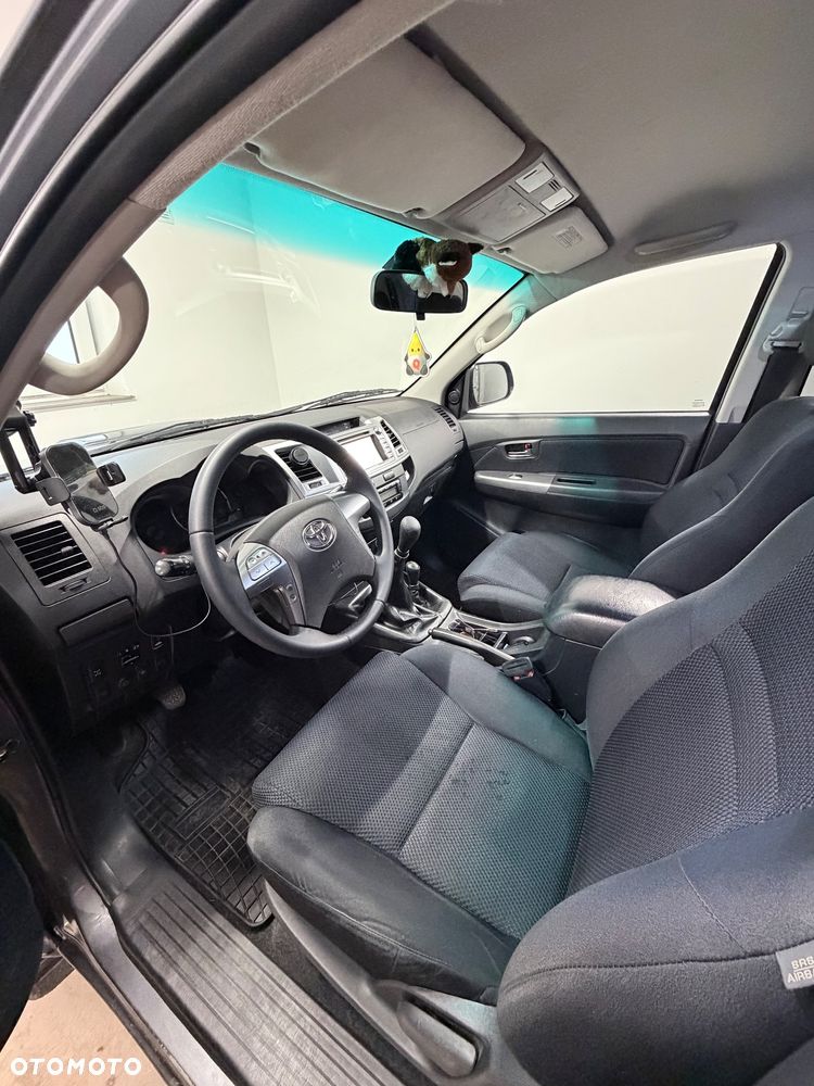 Toyota Hilux - 8