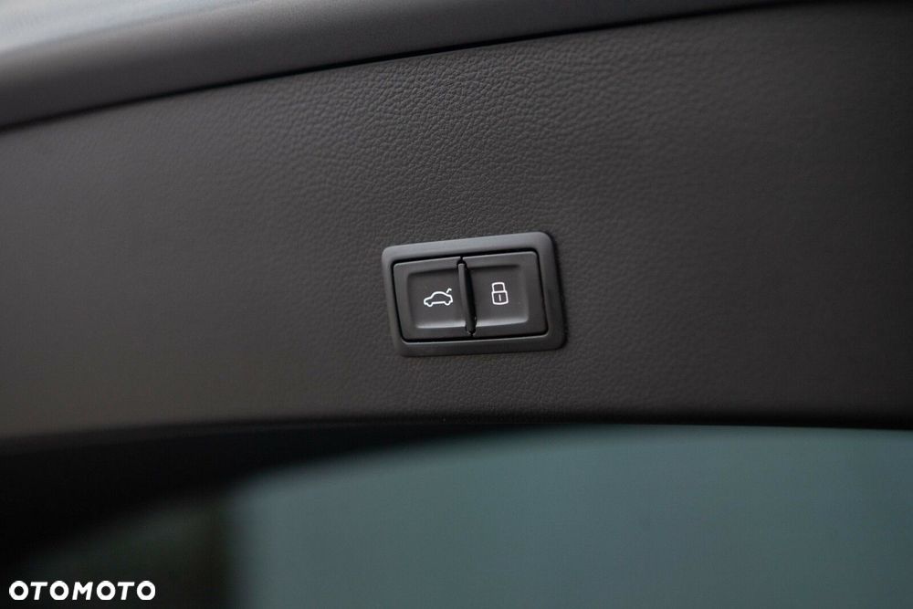 Audi A6 Avant 2.0 TDI ultra S tronic - 34