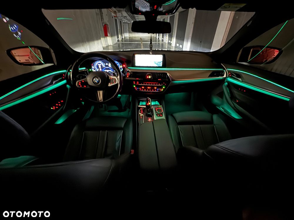 BMW Seria 5 520d M Sport - 35