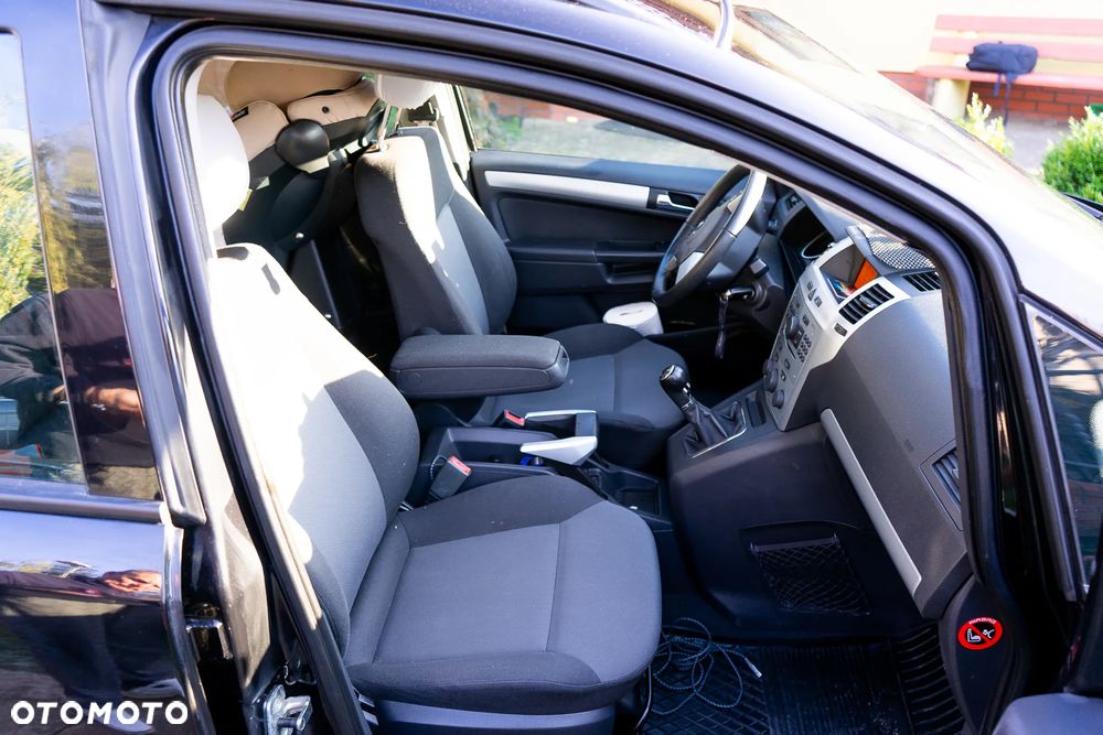 Opel Zafira 1.9 CDTI Essentia - 14