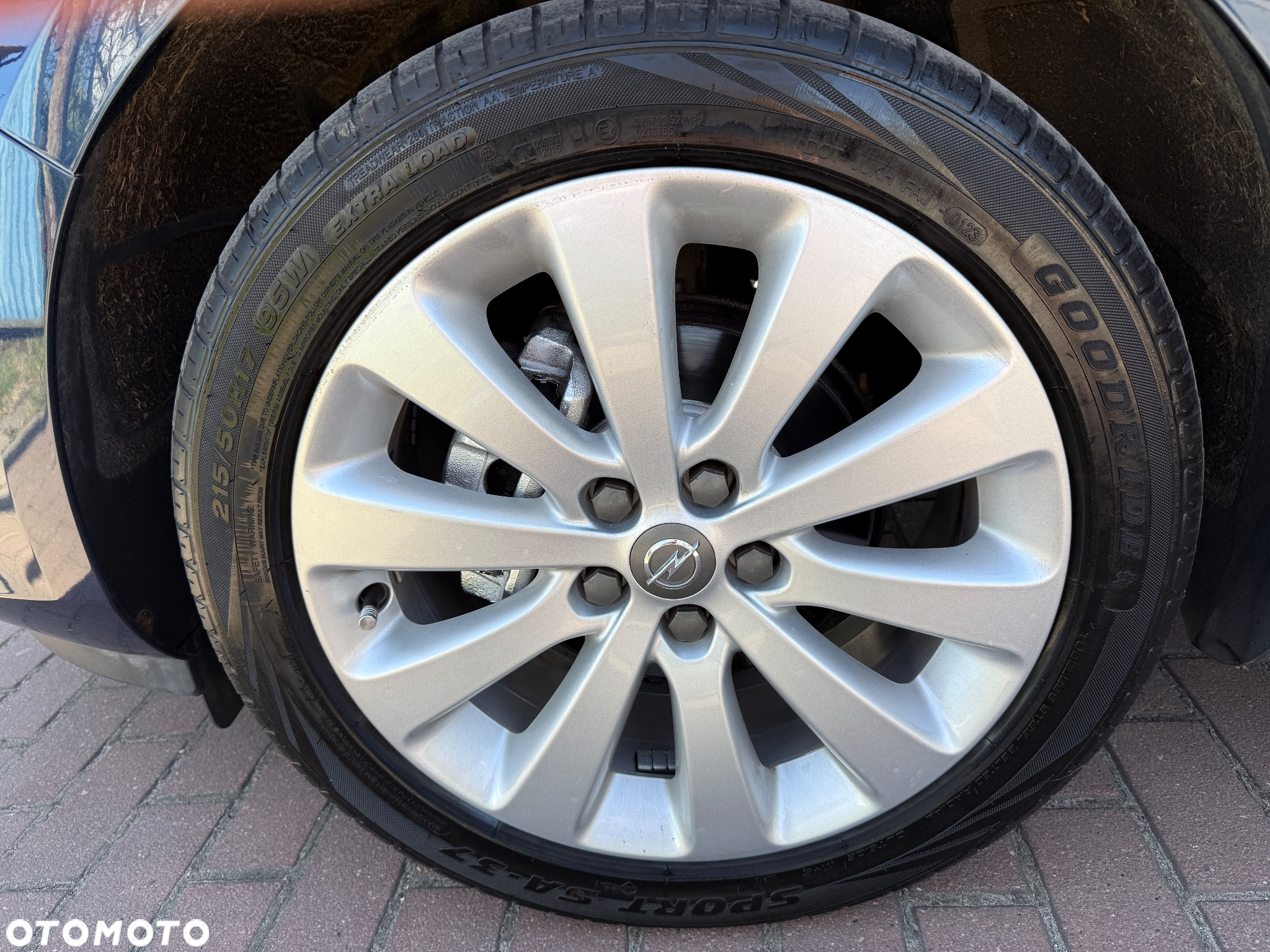 Opel Astra IV 1.4 T Cosmo - 40