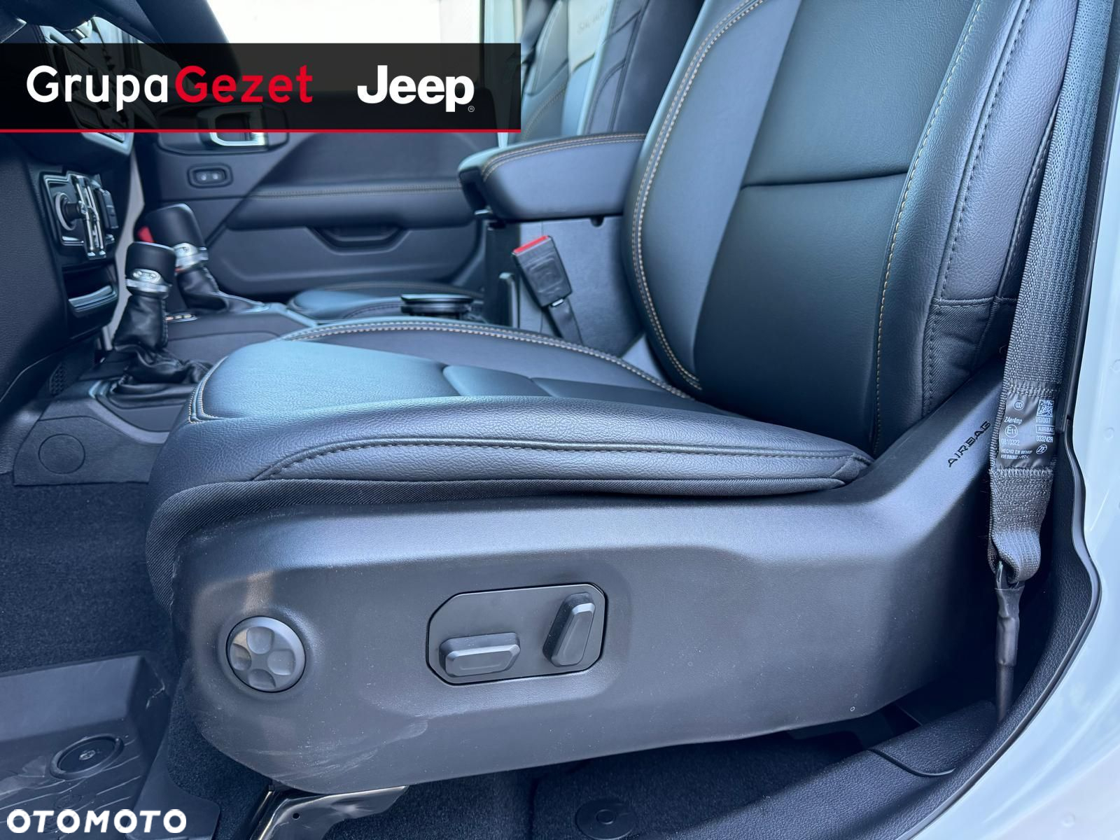 Jeep Wrangler - 11