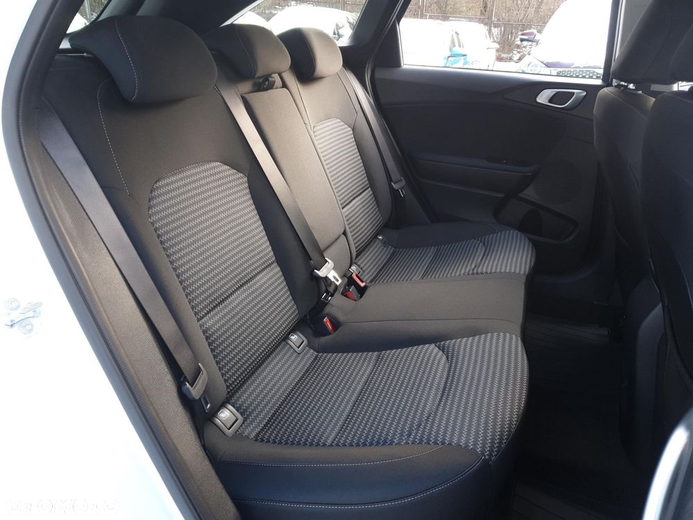 Kia Ceed 1.5 T-GDI M - 25