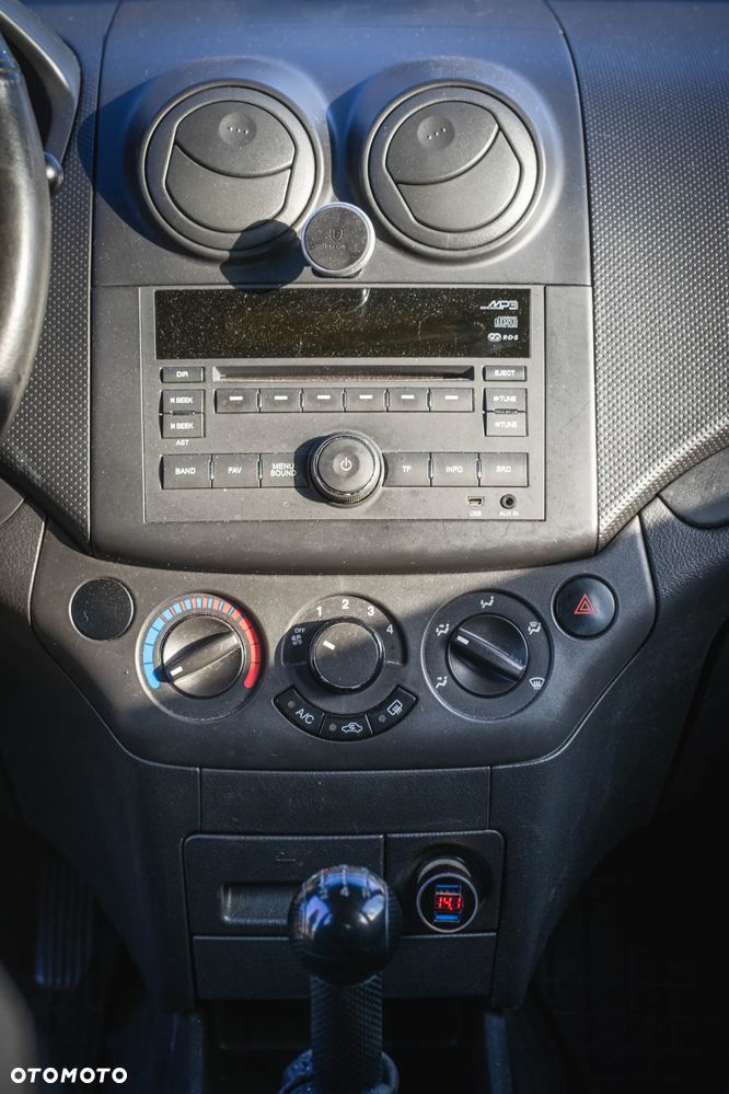 Chevrolet Aveo 1.2 16V Base - 9