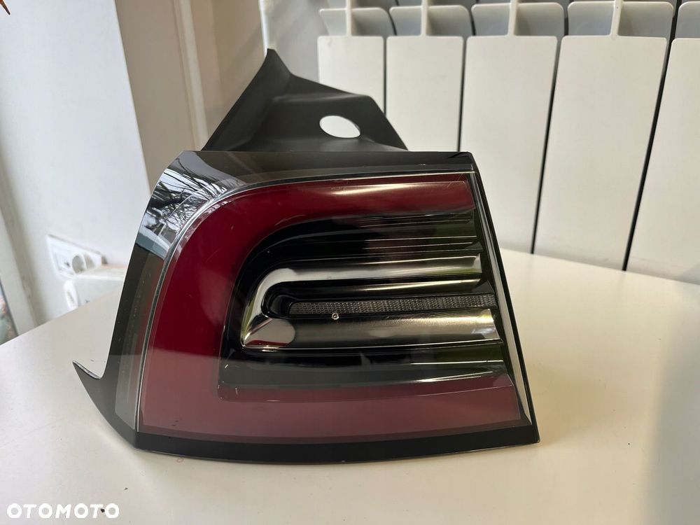 Lampa lewa tylna TESLA MODEL 3 klapka ładowarki komplet - 3