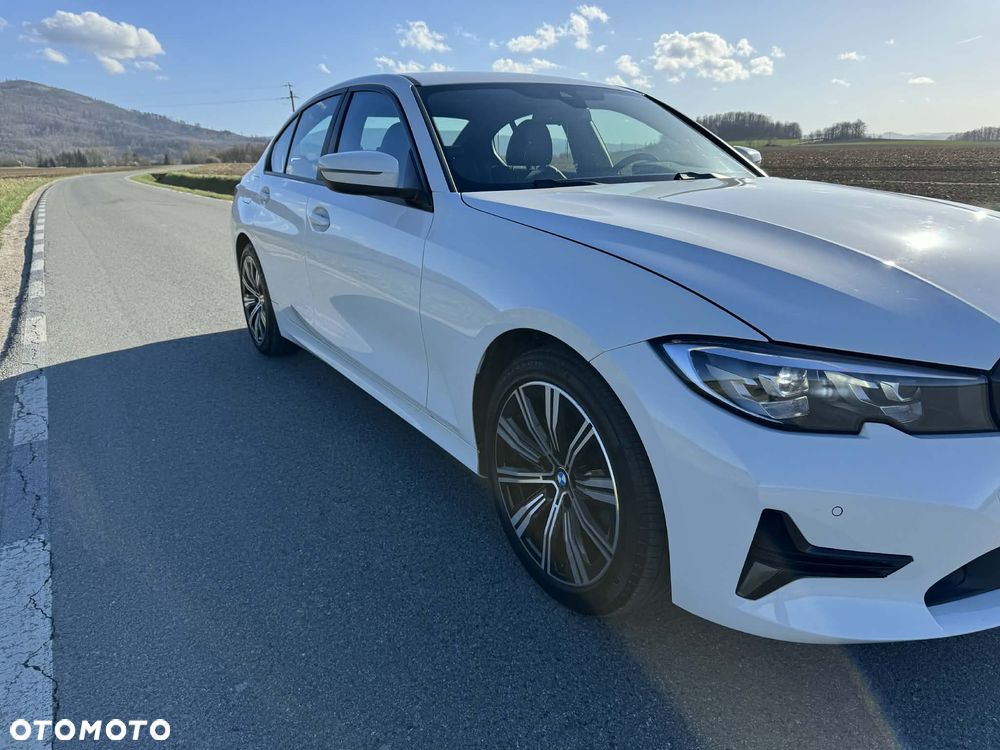 BMW Seria 3 318d Sport Line Shadow - 11