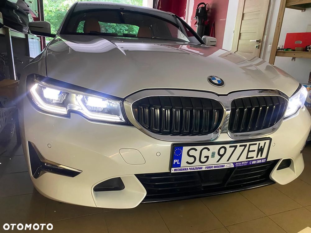 BMW Seria 3 320d xDrive Edition Luxury Line Purity - 14