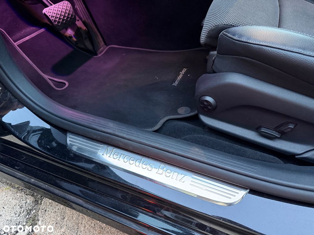 Mercedes-Benz Klasa E 220 d 9G-TRONIC Exclusive - 22