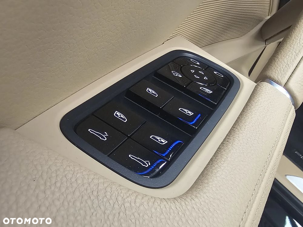 Porsche Cayenne Tiptronic S - 39