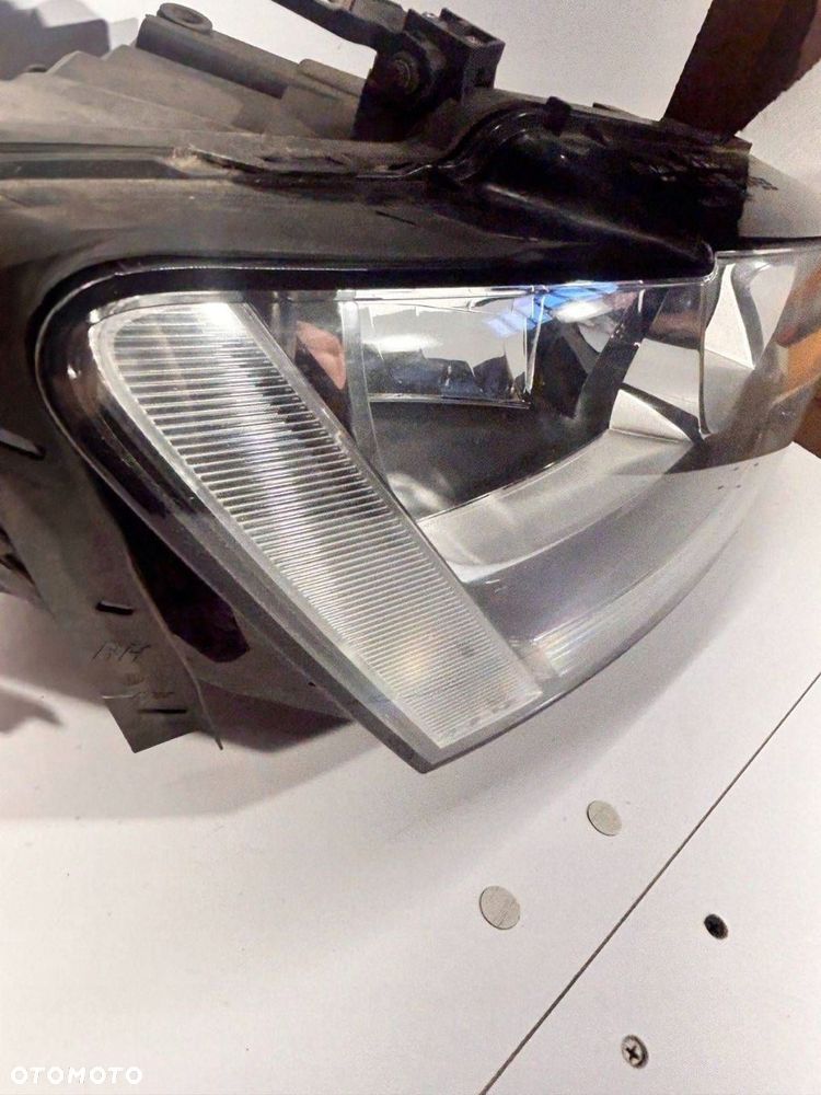LAMPA PRAWY PRZÓD UK ANGLIK Audi Q5 SQ5 2011 - 2