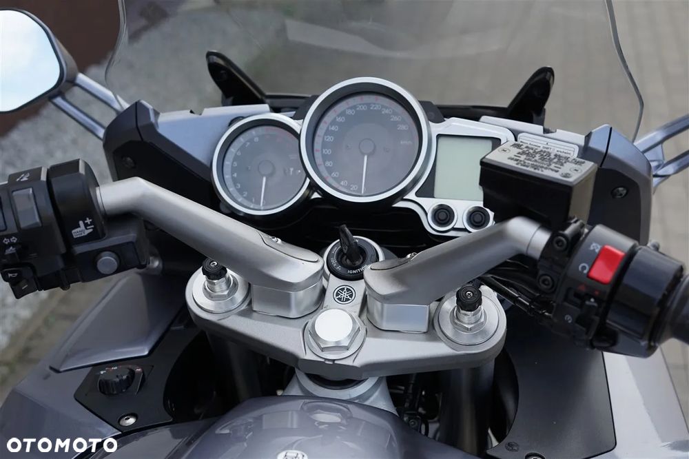 Yamaha FJR - 19