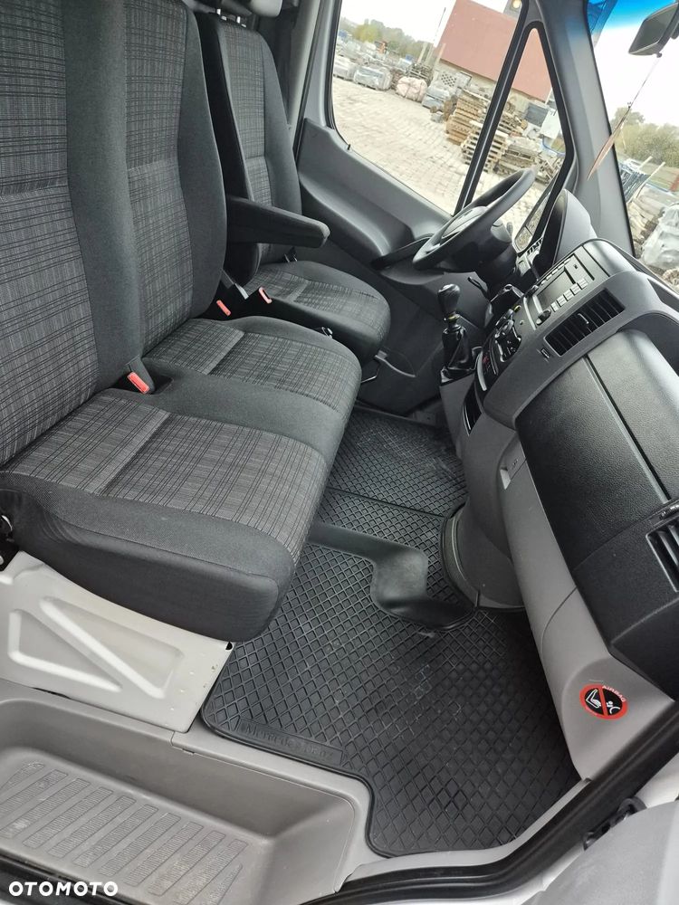 Mercedes-Benz Sprinter - 9