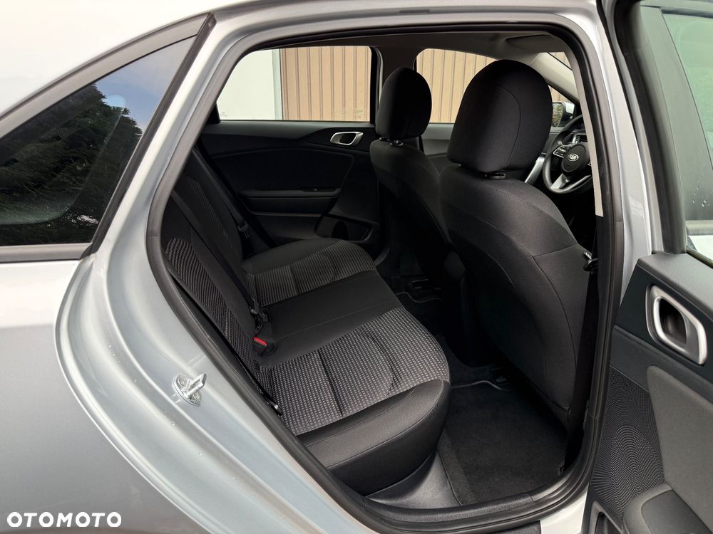 Kia Ceed - 10