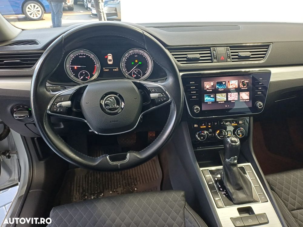 Skoda Superb 2.0 TDI DSG Ambition - 6