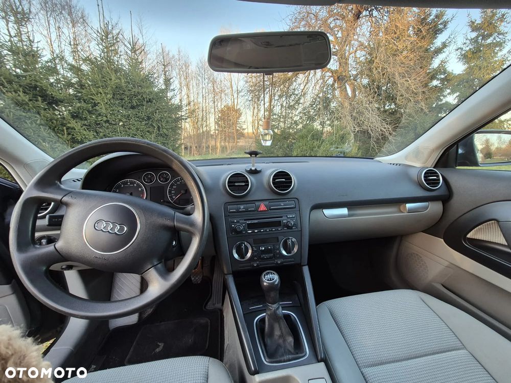 Audi A3 3-drzwiowe 1.6 Ambiente - 12