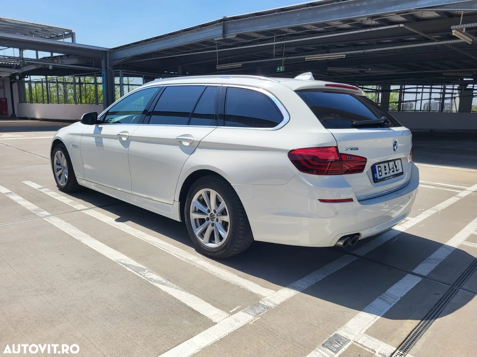 BMW Seria 5 520d xDrive Touring Aut. Luxury Line - 10