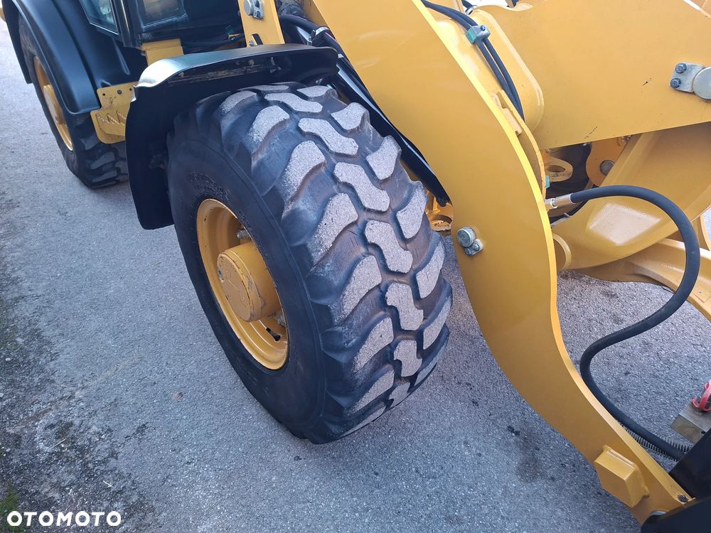 Caterpillar CAT 906 M - 22
