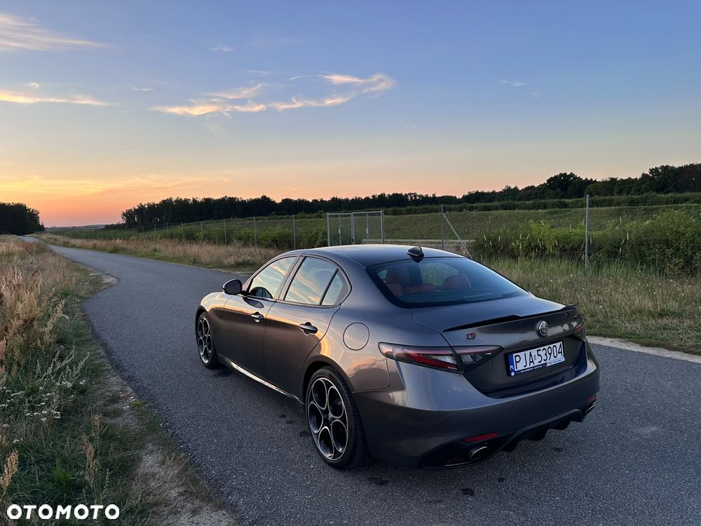 Alfa Romeo Giulia 2.0 Turbo 16V AT8 Veloce - 5