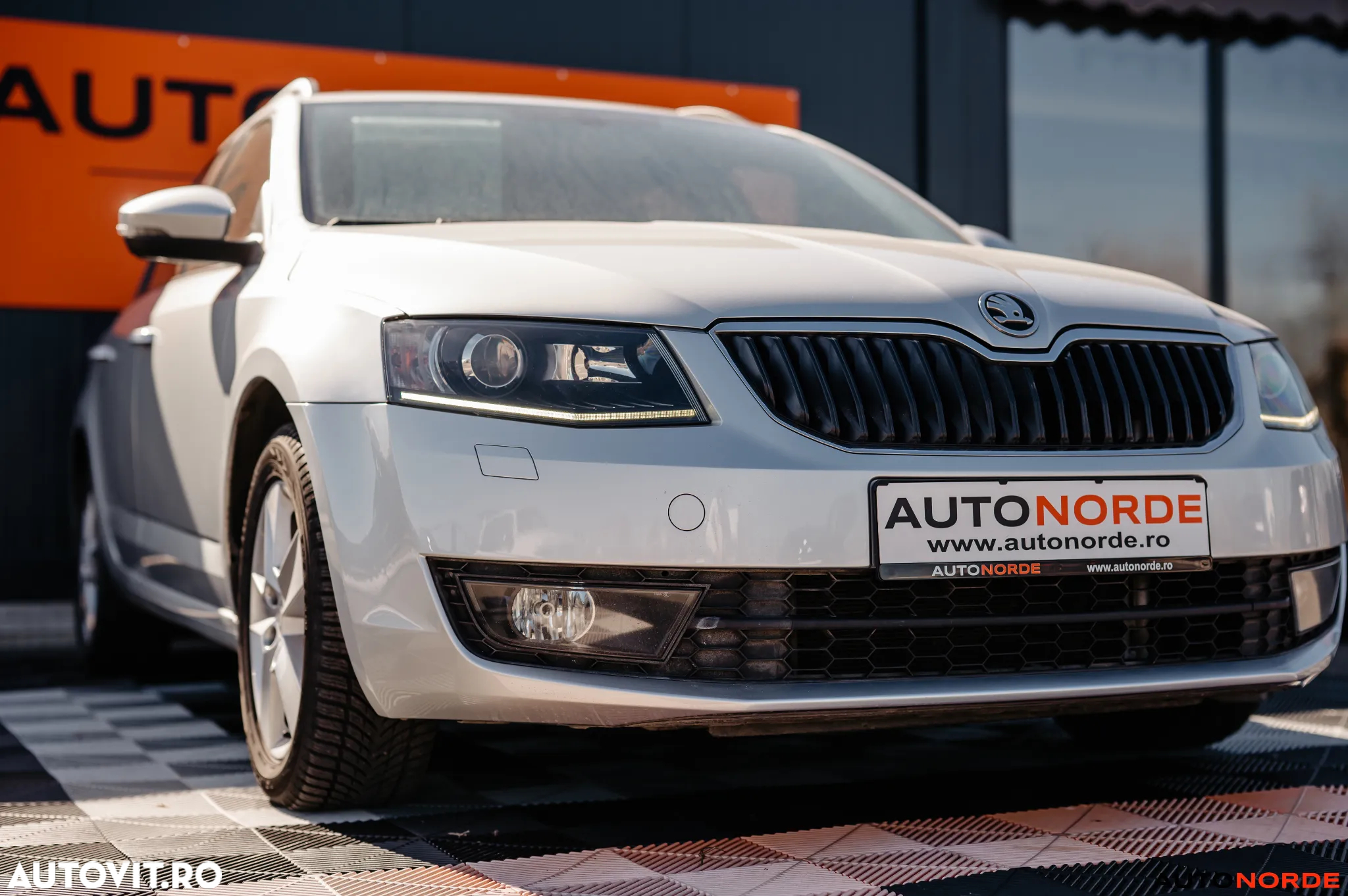 Skoda Octavia 2.0 TDI AMBITION DSG - 4