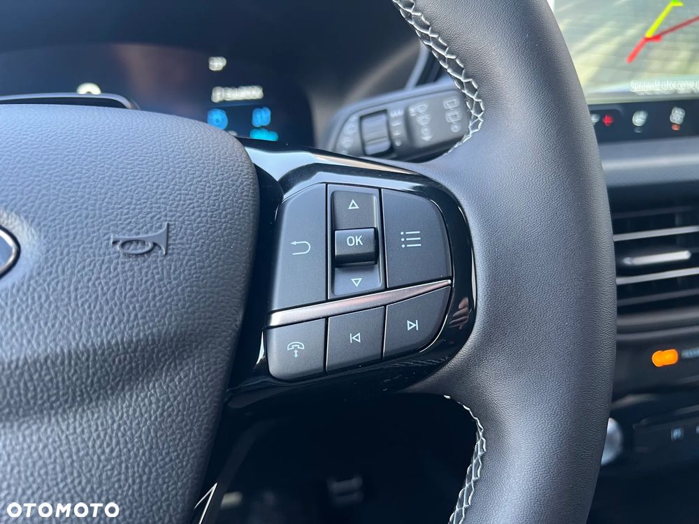 Ford Kuga - 17