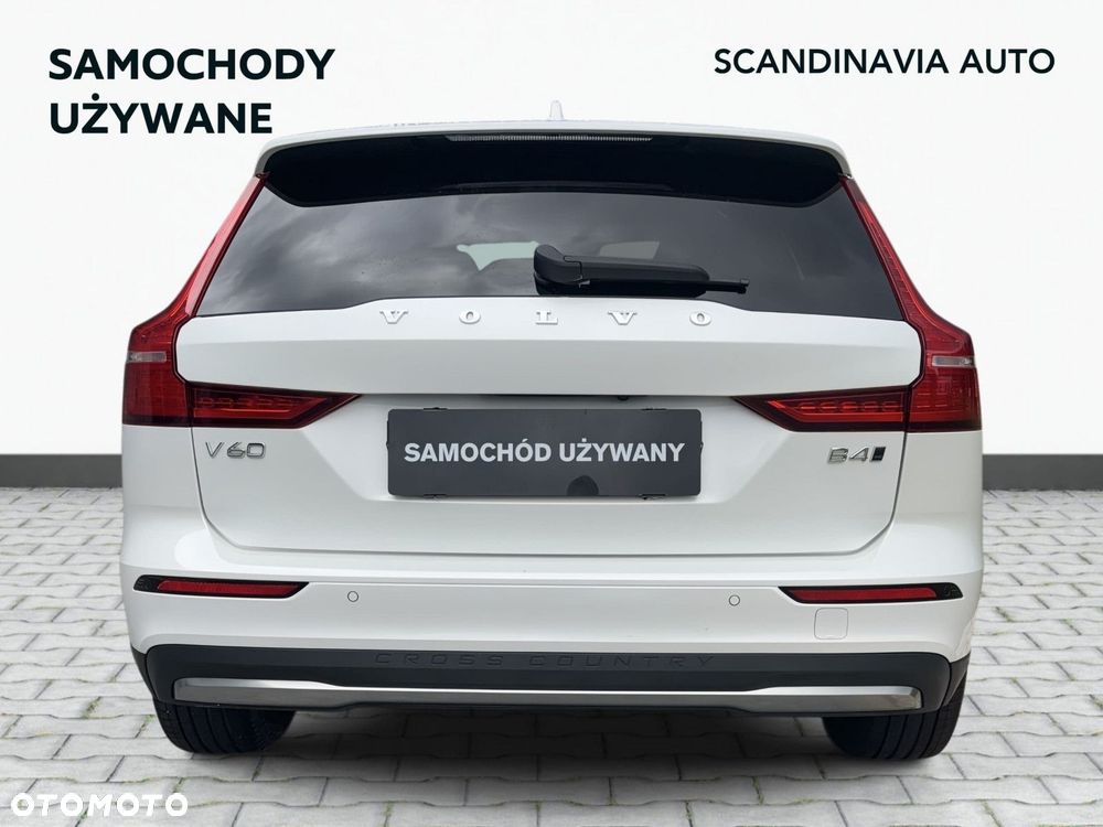 Volvo V60 Cross Country - 6