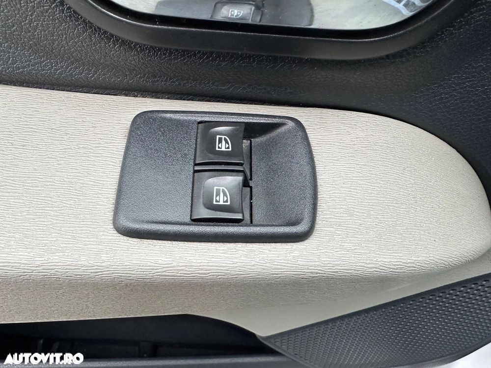 Dacia Lodgy dCi 110 Laureate - 12