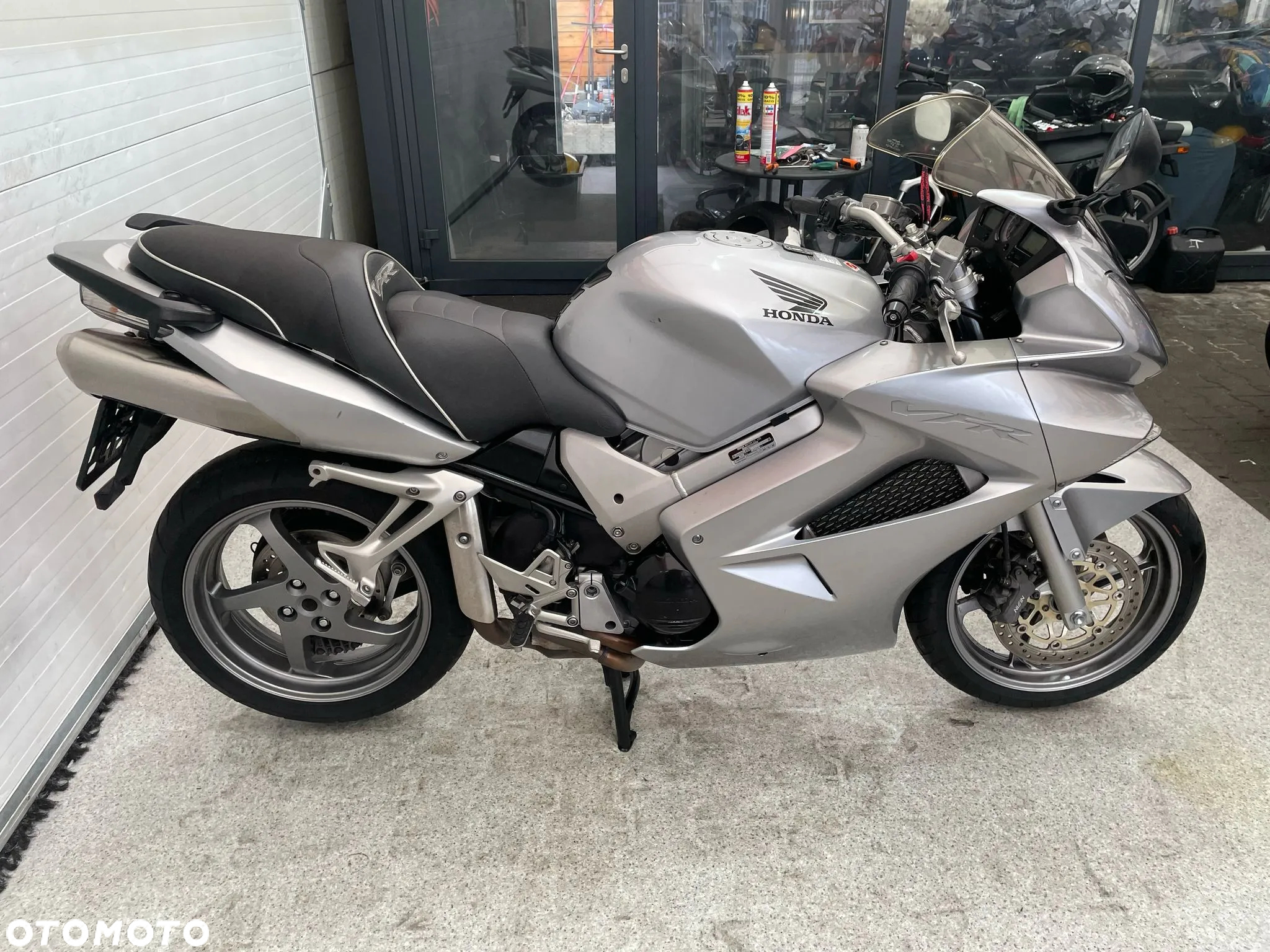 Honda VFR - 17