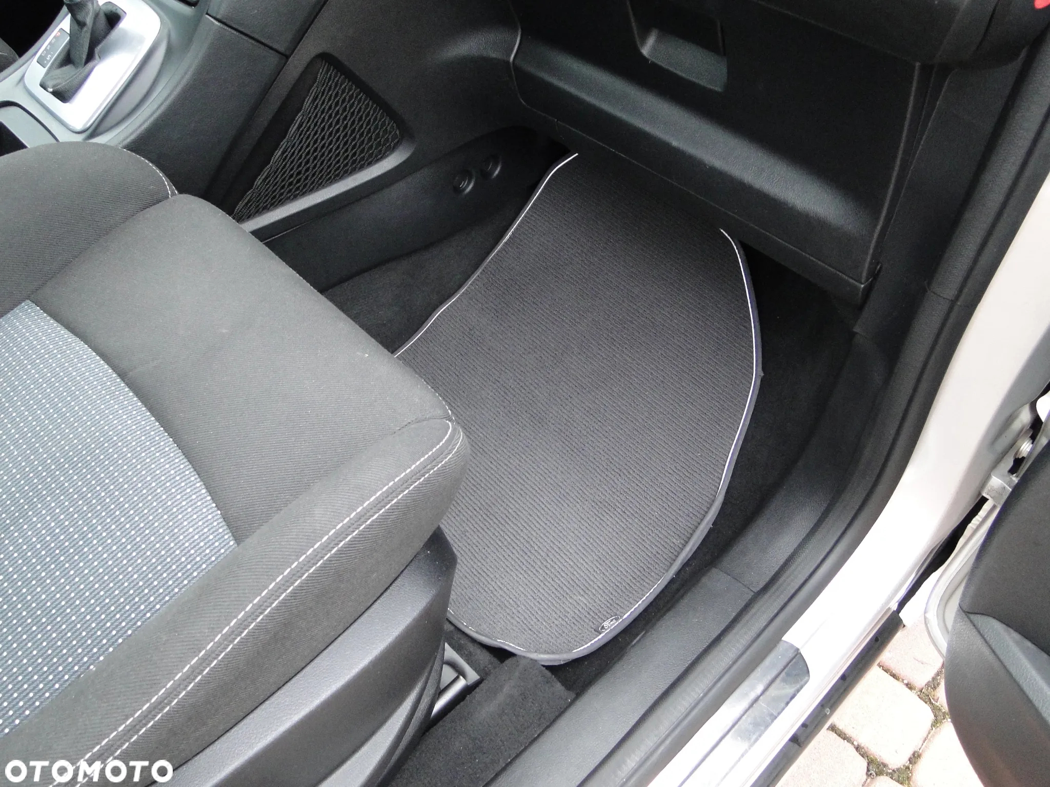 Ford S-Max 2.0 TDCi DPF Titanium - 35