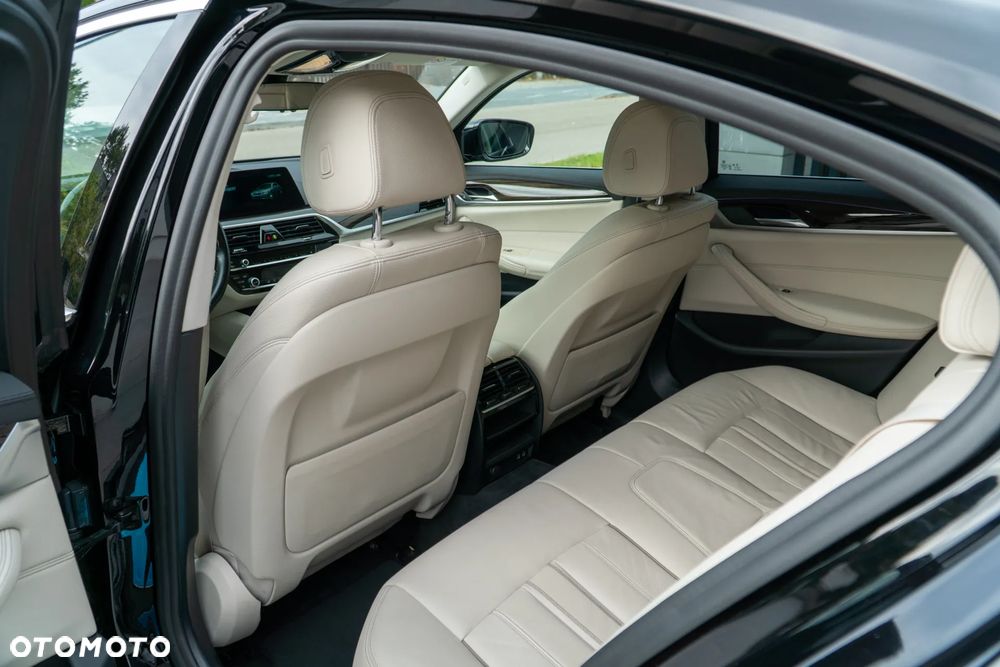 BMW Seria 5 520d xDrive Luxury Line - 26